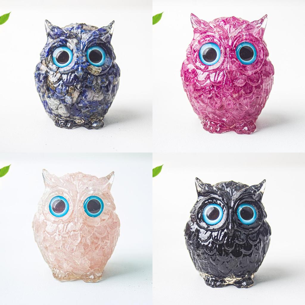 Uil als bureaudecoratie van kristalhars met glinsterende steentjes, ideaal als cadeau voor thuis of op kantoor.