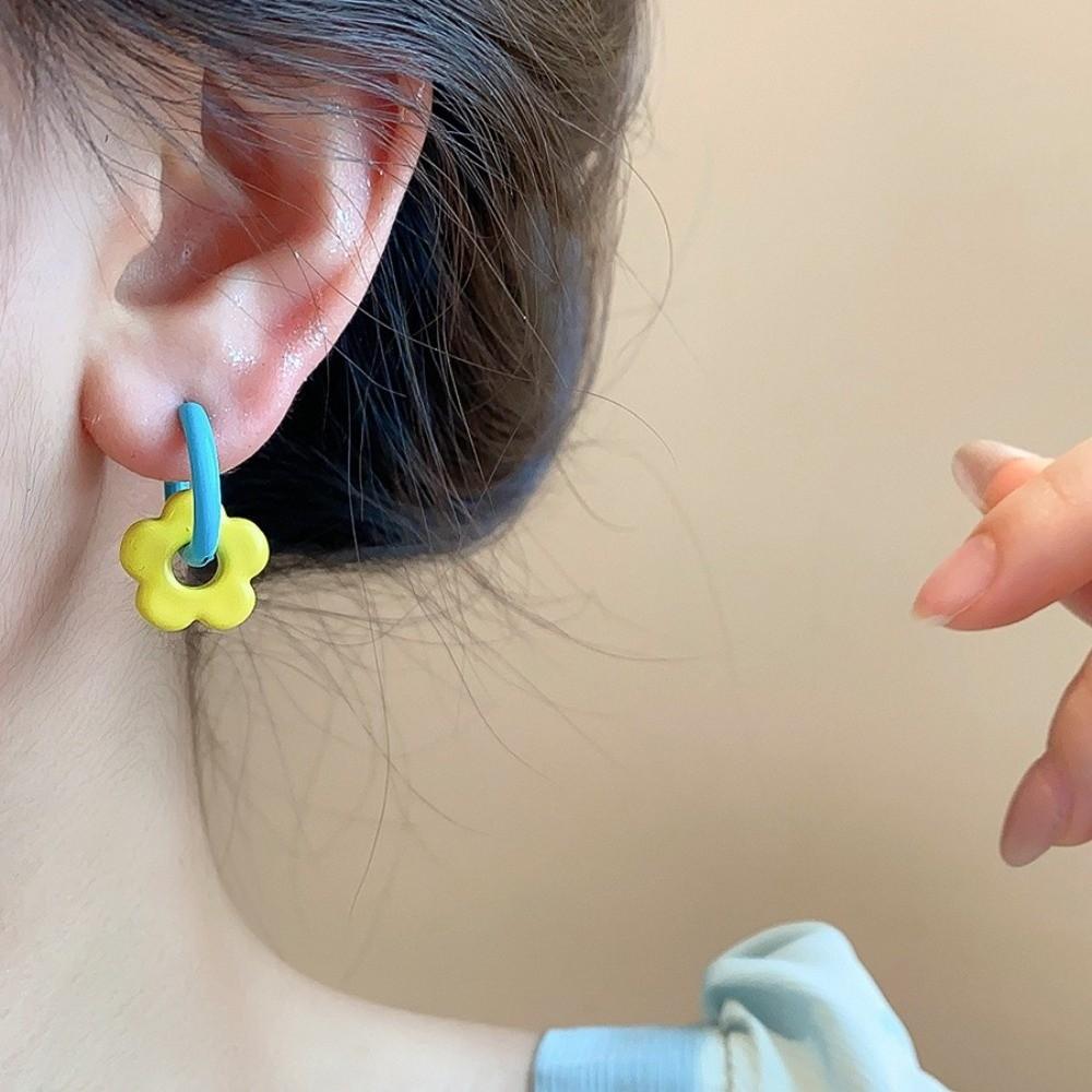 1pair Dopamine Flower Earrings Gold Color Circle Hoop Earrings Sweet Fashion Jewelry  Gift