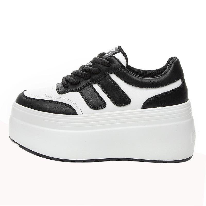 Korean version of casual versatile little white shoes women's spring 2025 new panda color matching platform women's shoes single fashion board shoes