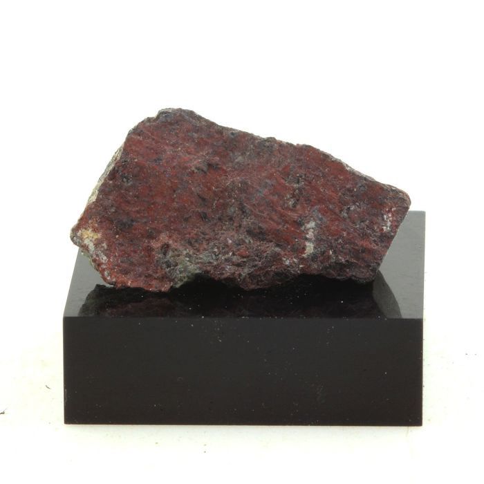 Pierres et Minéraux. Pistacite. 27.1 ct. Estrie, Québec, Canada.