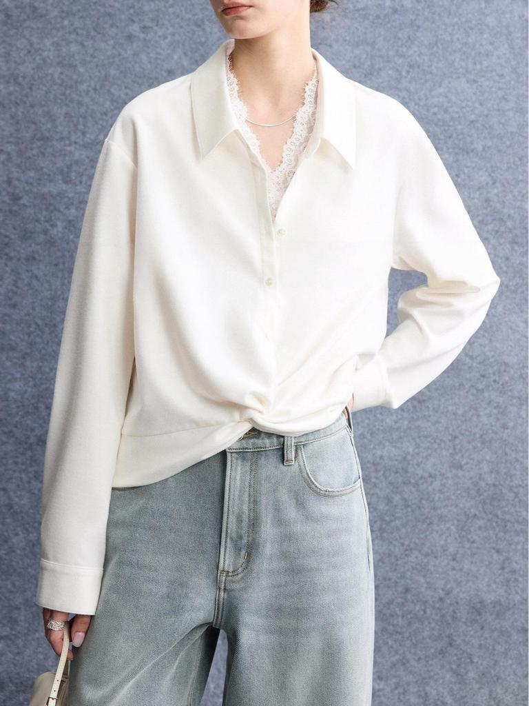 Chemise Lâche Irrégulière Torsadée Patchwork de Dentelle Confortable Respectueuse de la Peau Printemps 2026