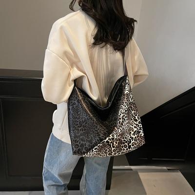 Leopard Print Bag Women's Large Capacity 2025 New Spring and Summer Leisure Shoulder Messenger Bag Class Tote Bag