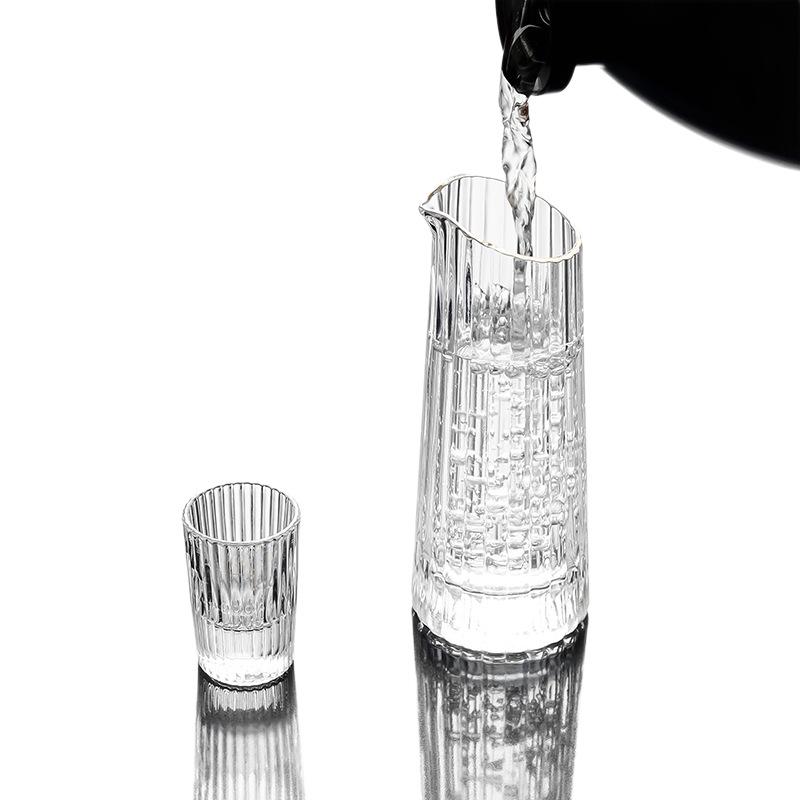 Striped Crystal Baijiu Decanter Set with Shot Glasses for Home and Bar Use