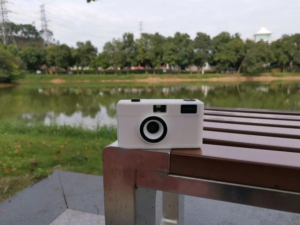 Shike 135 Film Point-and-Shoot Camera for Students