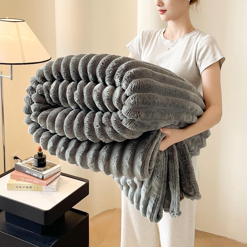 Thickened Flannel Blanket for Mother & Baby – Cozy Nap and Sofa Cover