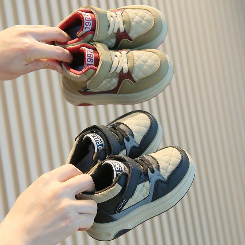 Children's sports shoes 2025 spring and autumn boys' casual board shoes high-top lightweight girls' bread shoes soft-soled baby shoes