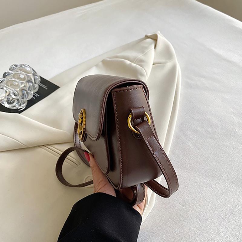 Нова невелика сумка під пахвами 2024 року, проста та модна сумка-багет, висококласна ретро-сумка через плече на одне плече
