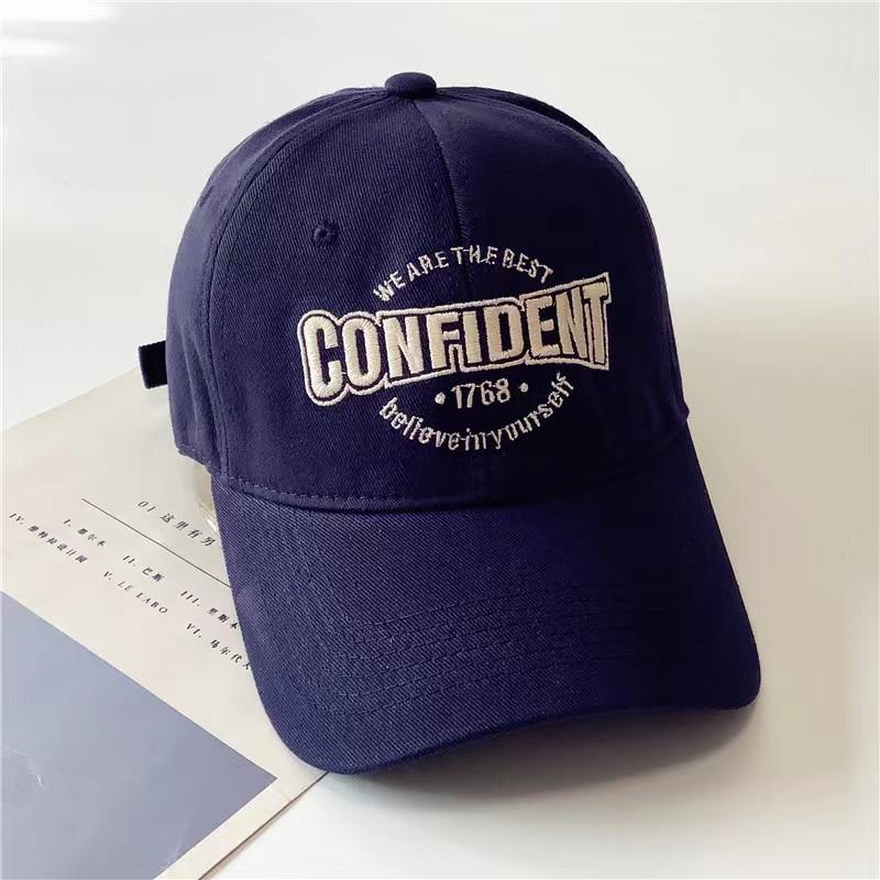 

Весна Новый Стиль Вышитая Бейсболка с Крупной Буквой для Женщин Ретро Повседневная Уличная Пара Показывающая Свои Лица Маленькая Бейсболка Тренд M（56-58cm）