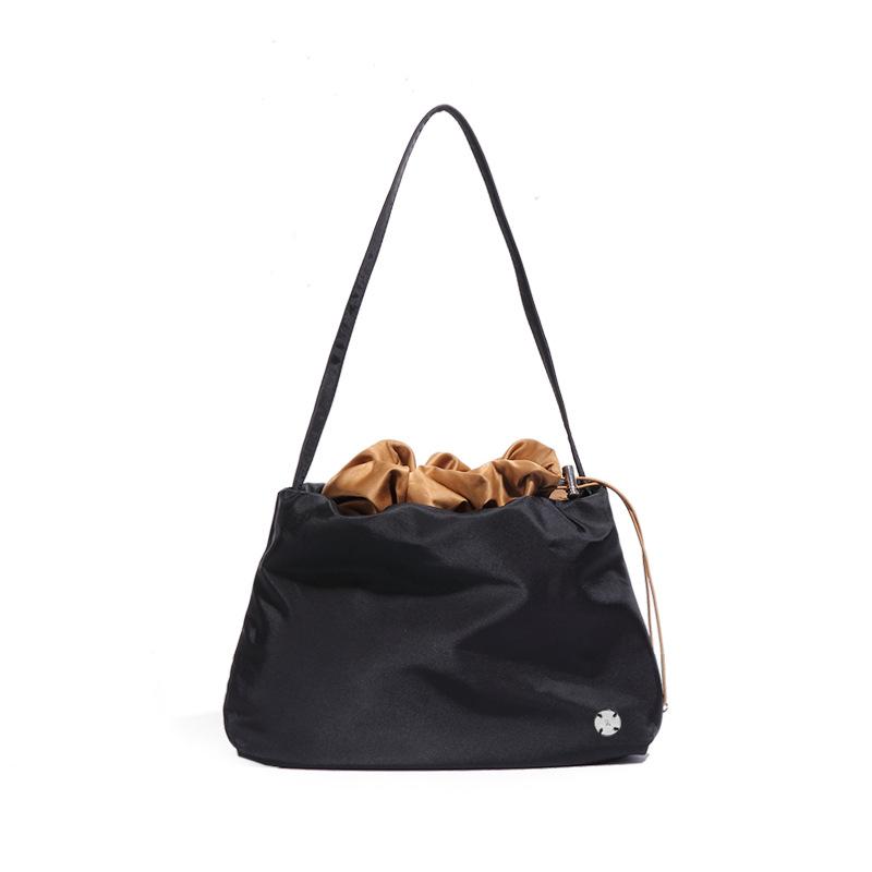 

Нейлоновая летняя повседневная сумка Cloud, большая вместительная сумка Niche, простая женская сумка на одно плечо с завязками под мышкой