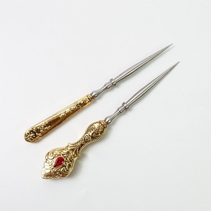 2 Pieces Vintage Sewing Awls Metal Stitching Awl Tailors Awl Tools for Leather Work DIY Craft Hand Stitching Sewing