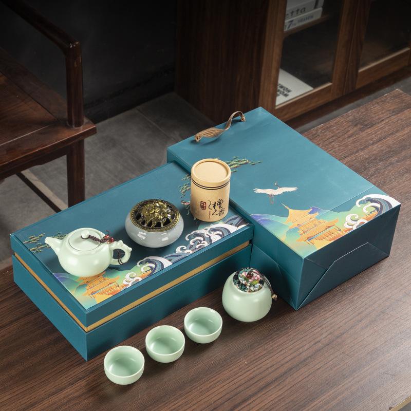 Guochaofeng ceramic tea set will give friends a portable storage gift box with business gifts.