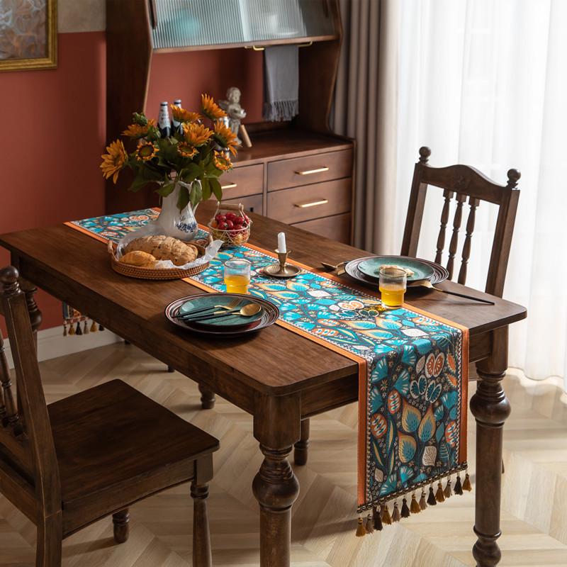 Retro Paisley Jacquard Table Runner with Tassels - Ethnic Style Polyester Decor