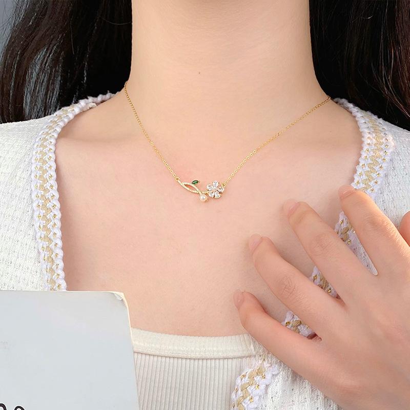 Versatile Flower Pearl Necklace Designed By Female Minority, Sweet Collar Chain Necklace Ornament