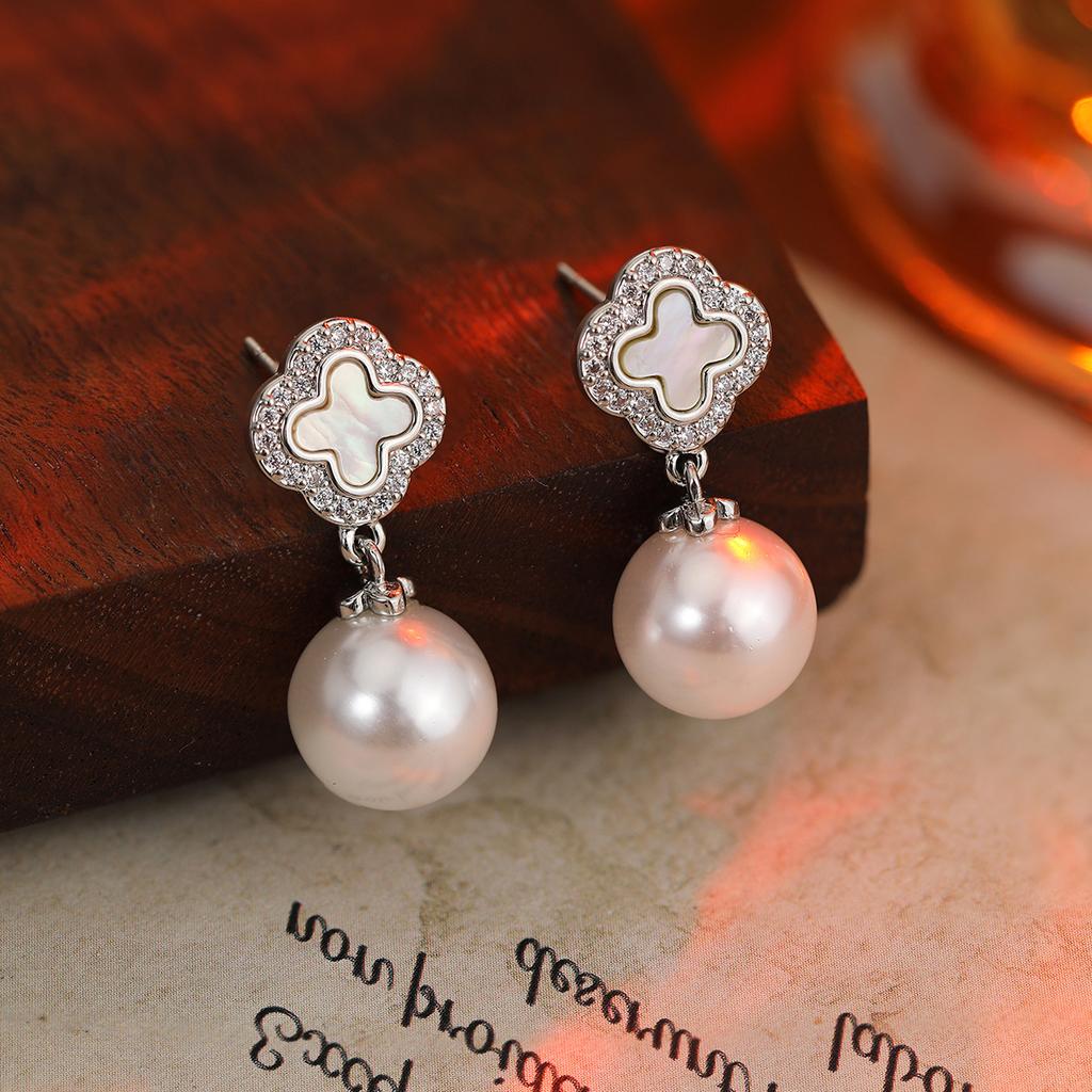 Hochwertiger Luxus Natürliche Muschelohrstecker S925 Silbernadel Ohrringe Leichter Luxus High-End Stil Temperament Ohrringe Frauen