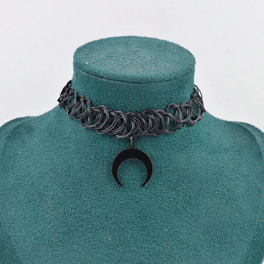 Gothic Moon Star Pendant Choker Necklace - Vintage-Inspired, Adjustable Clavicle Elastic Stretchy Chain with Hollow Design Tattoo Charms Jewelry