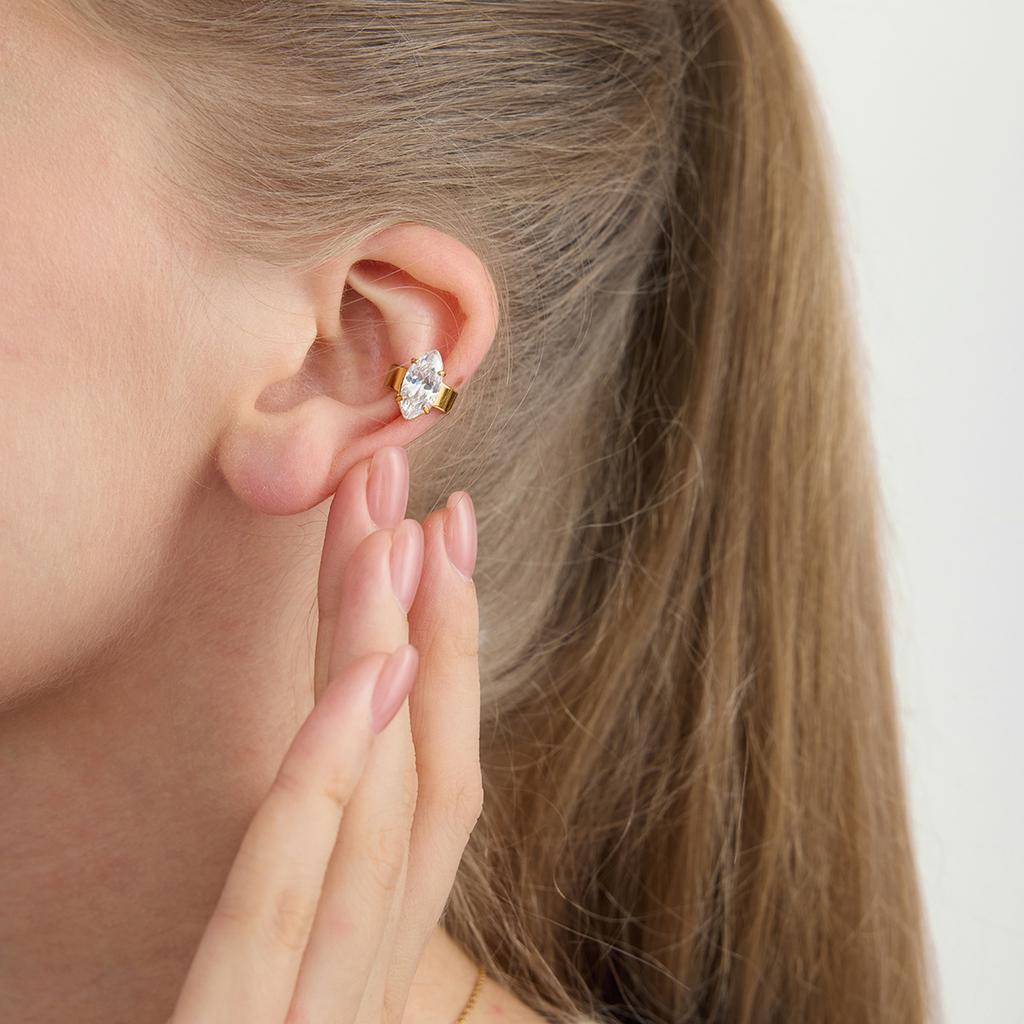 Light luxury high-end 18K gold, water drop-shaped zircon earclip earrings jewelry.