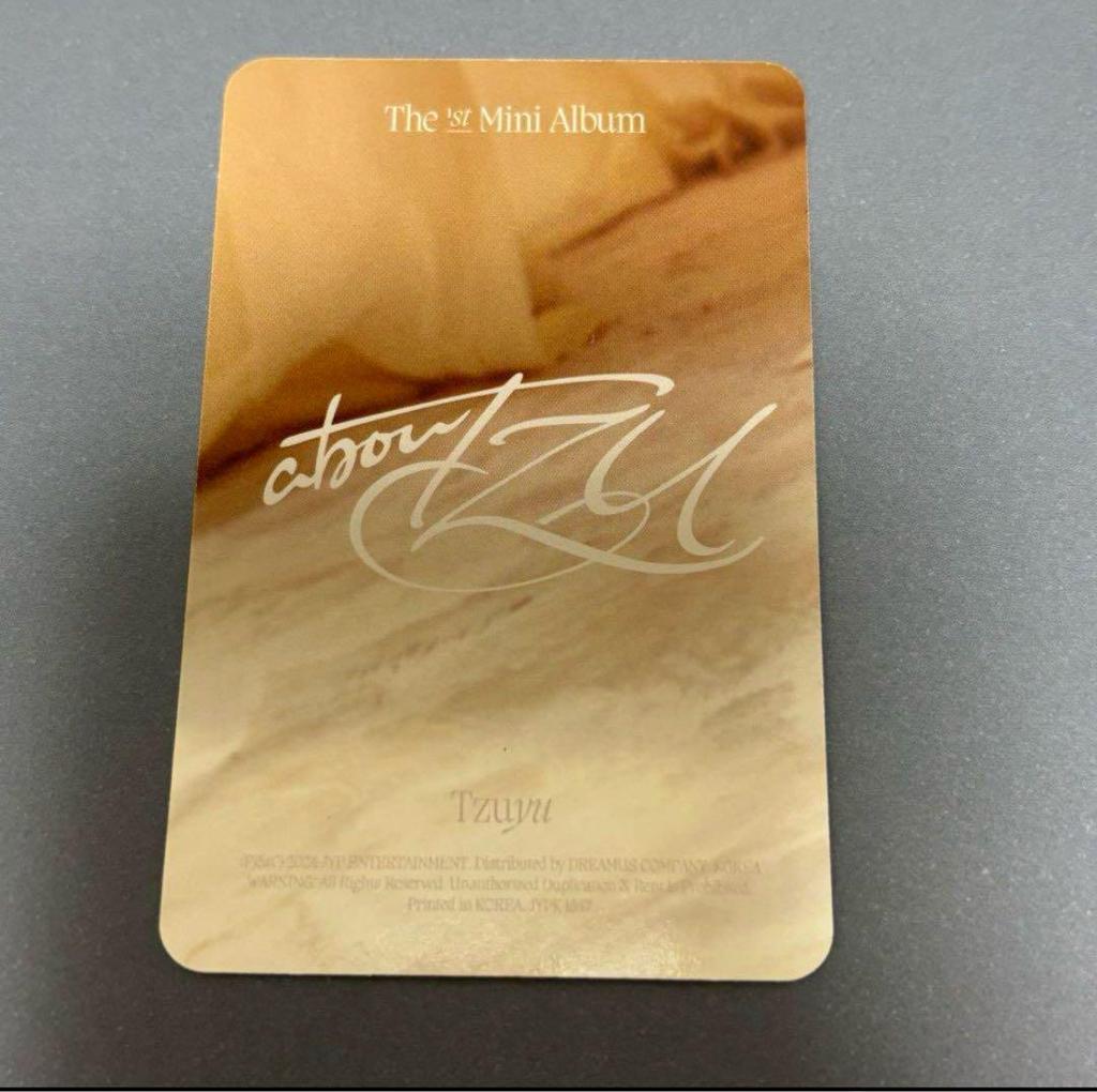 [USED] TWICE aboutzu Tzuyu store bonus B&N US exclusive