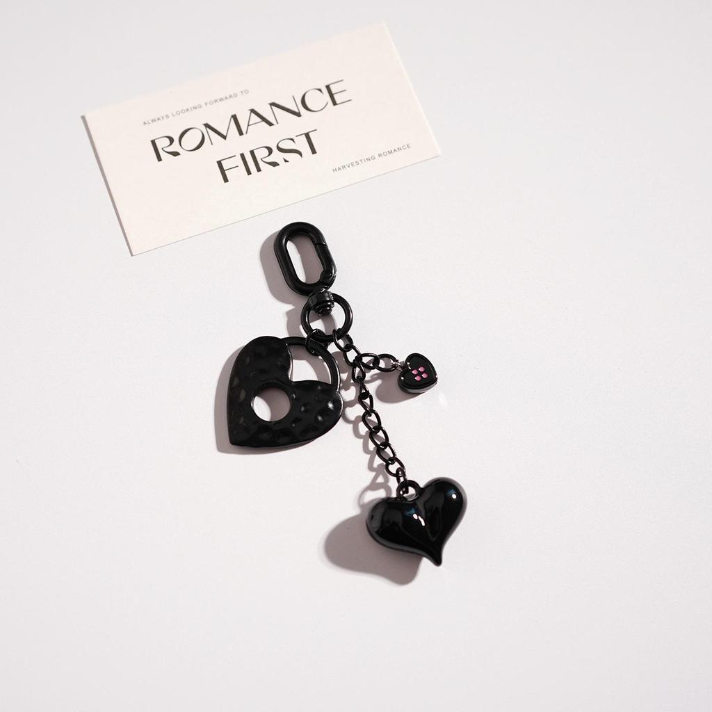 Cute Four-Leaf Clover Heart Keychain Pendant - Small Gift Car Backpack Charm