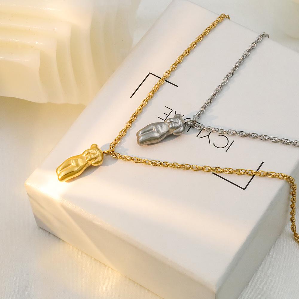 Minimalist 18k Stainless Steel Clavicle Chain with European/American Portrait Pendant for Women
