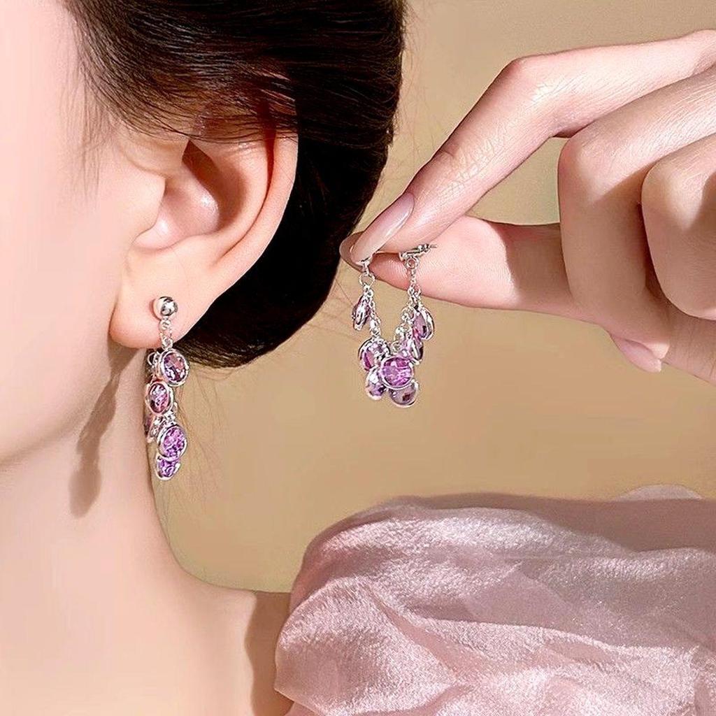 2025 Elegant Luxury Stud Earrings for Women: Unique, Chic Ear Accessories