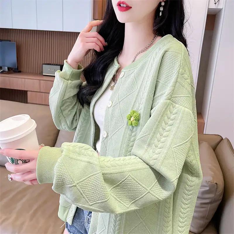 

Women s Beige Textured Cardigan V-Neck Floral Decor Loose Casual Knit Jacket L зелений
