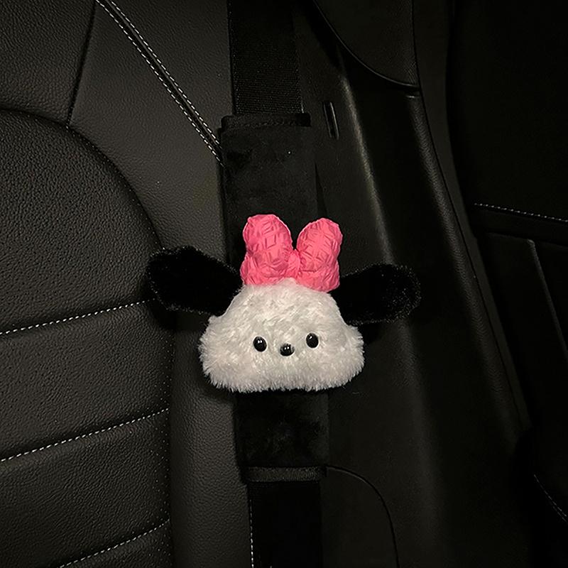 

Чехол на ремень безопасности автомобиля Sanrio из мультфильма, плюшевый чехол Pochacco для автомобильного ремня безопасности, защитная накладка на плечо, салон автомобиля