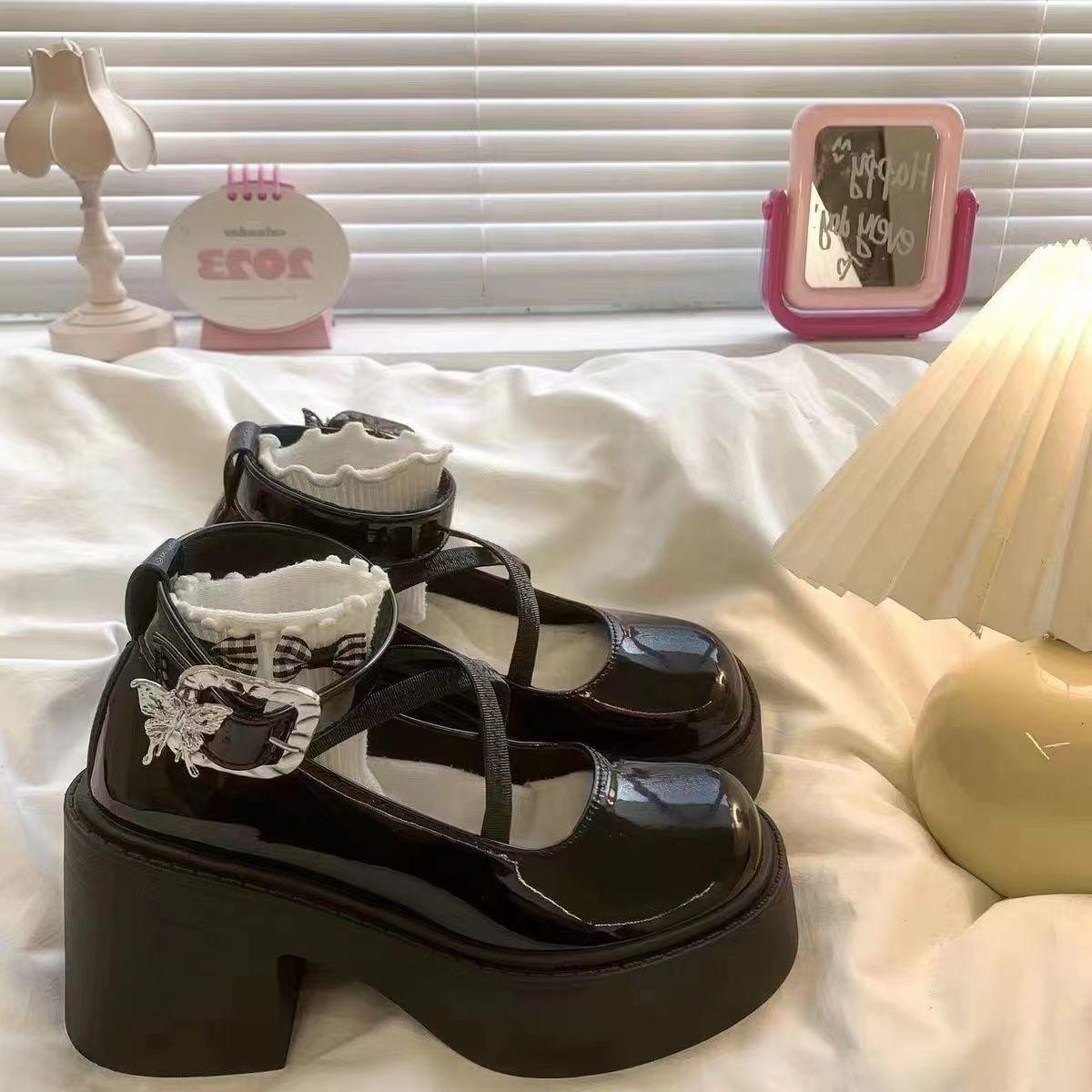 

British style platform Mary Jane small leather shoes women s summer one-word button round head French retro thick heel high heel single shoes 40 чорний