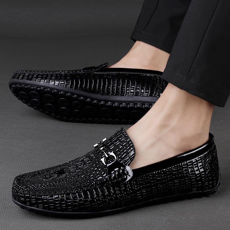 Men's Shoes One Pedal Doudou Shoes Overalls Snake Pattern Embossed Leather Cowhide Flat-bottomed Driving Shoes Casual Leather Shoes