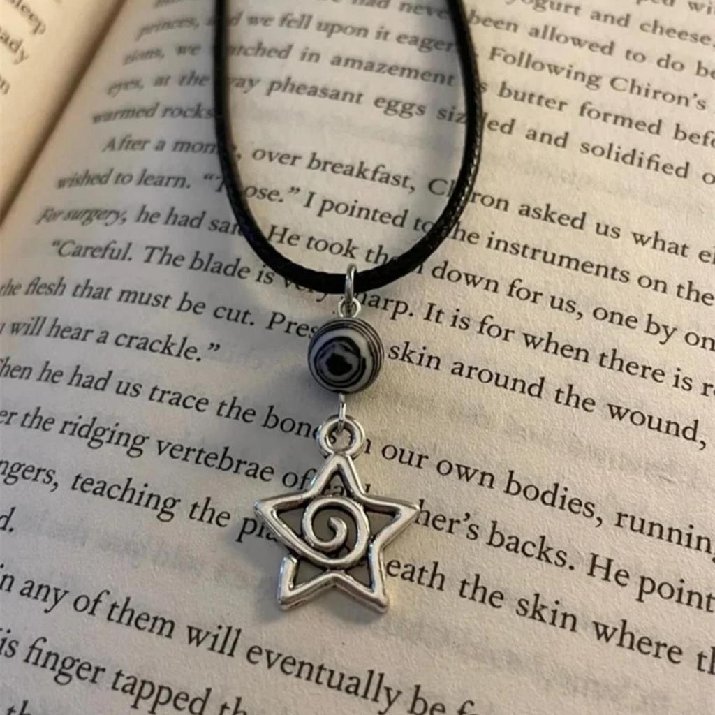 Personality Hip-hop Geometric Silver Color Vortex Five-pointed Star Pendant Necklace for Women Retro Collar Chain Jewelry Gifts