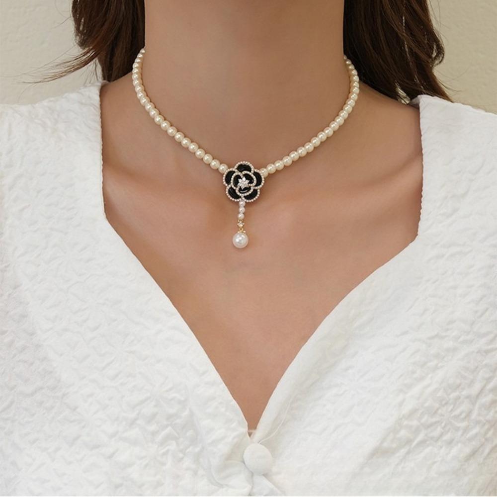 Vintage Sweet Camellia Pearl Pendant Necklace For Women Flower Clavicle Chain Necklace Party Jewelry Gift