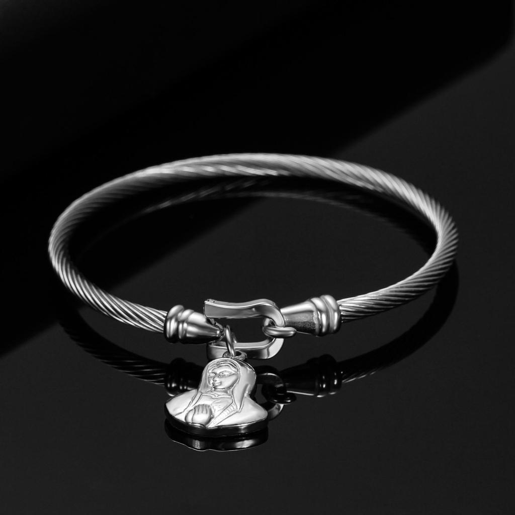 Trendy European Heart Horseshoe Bracelet: Personalized 14MM Titanium Steel Gift for Women