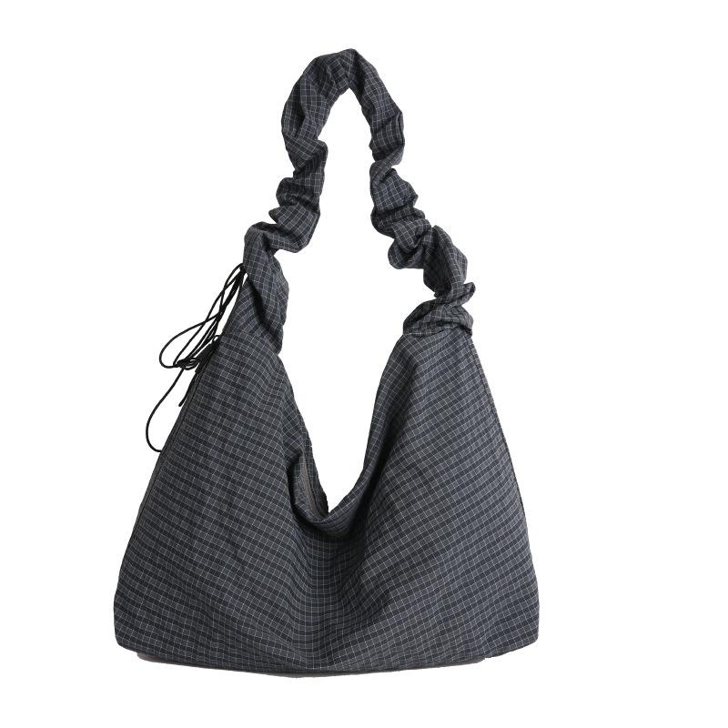 2025 autumn and winter new loose lazy style shoulder bag Korean version niche pleated large capacity plaid commuter shoulder bag