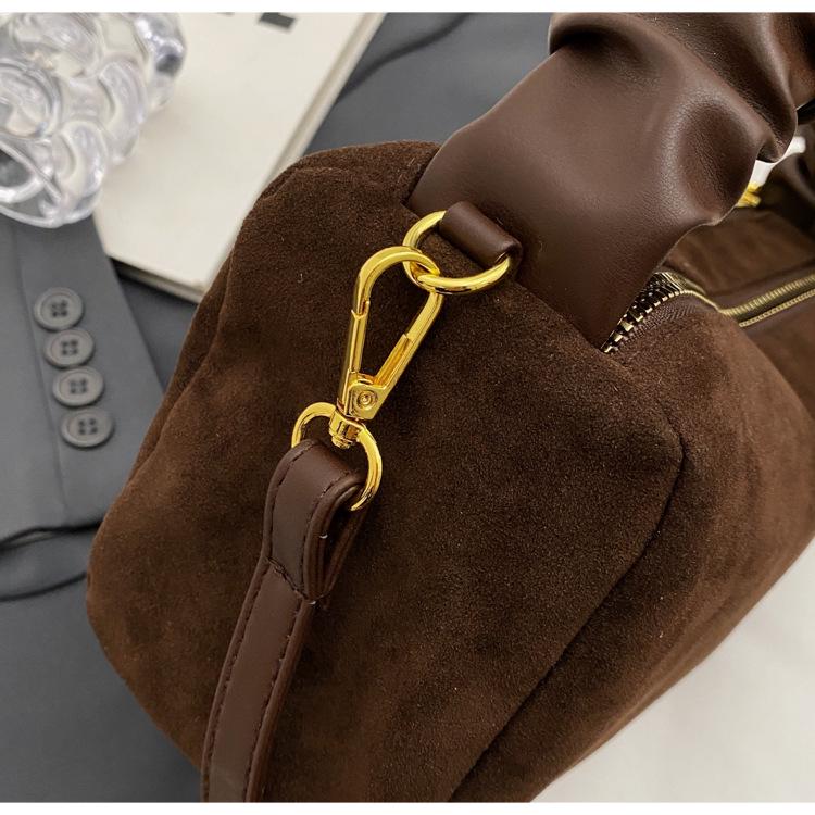 Borsa a tracolla/spalla in camoscio arricciato minimalista retrò Inverno 2025