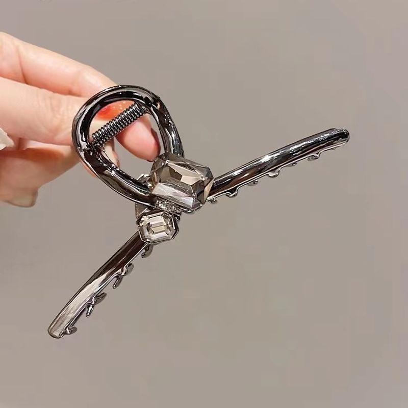 1pc Black temperament square crystal hair clip, women's simple and high-end shark clip, half tied hair clip