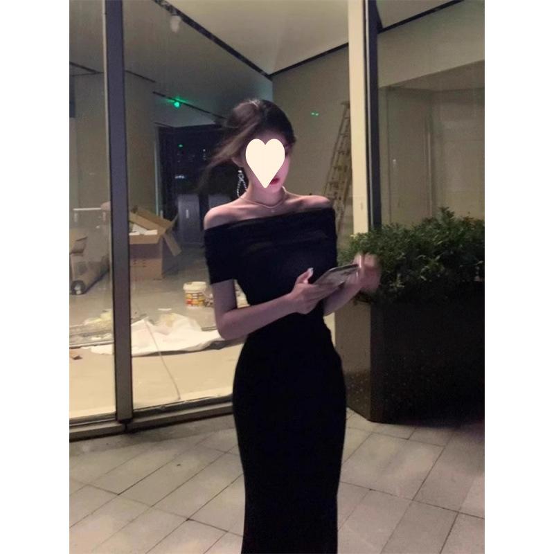 

Gao Leng Royal Sister wears a black one-word neck dress for women s summer temperament, slim and thin, waist pinched, hip wrapped long skirt s recommends 40-47.5kg