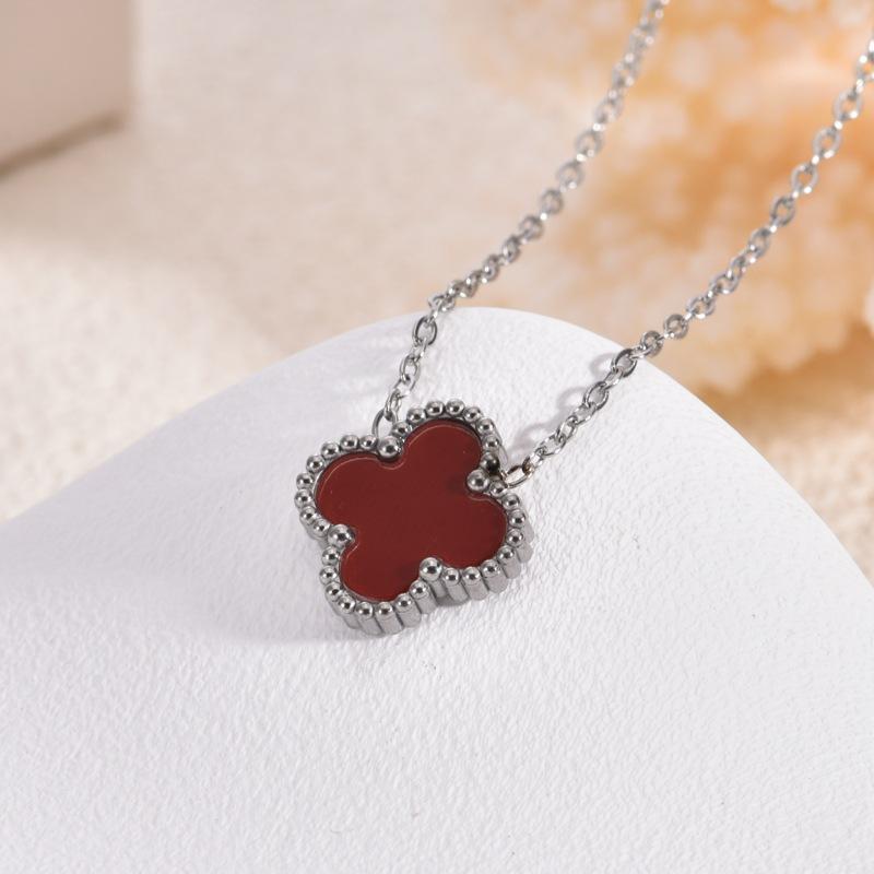 Vierblättriges Kleeblatt Titanstahl Halskettenanhänger für Damen Hochwertig Stilvoll und Vielseitig Trendiger Schmuck