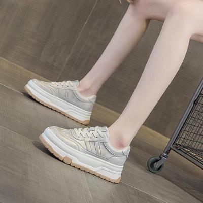 Chaussures de sport blanches à la mode pour femmes, Baskets polyvalentes à semelles épaisses pour le printemps 2025 pour une tenue décontractée