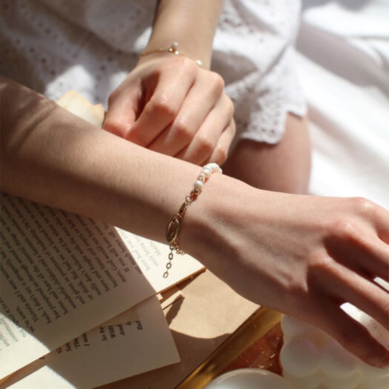 Odds&ends Pearl Line Bracelet (gold)