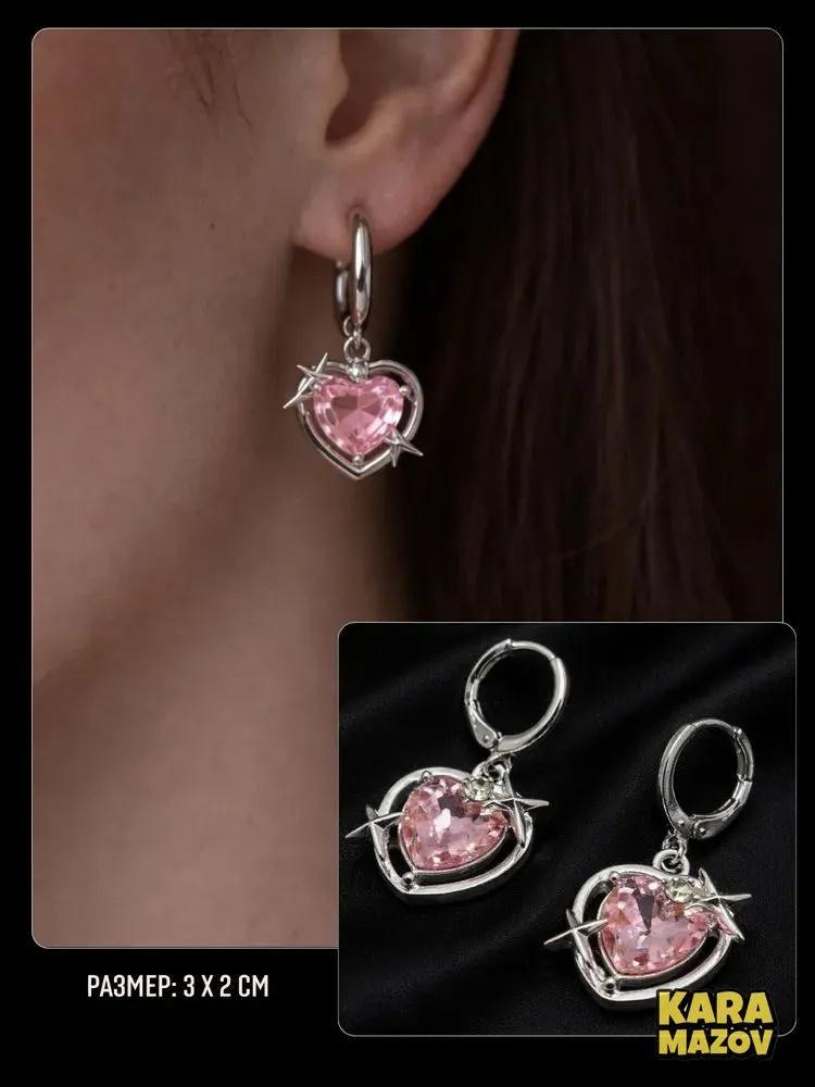 Vintage Inspired Creative Heart Shaped Stud Earrings with Three Dimensional Design and Artistic Metal Frame for Everyday Wear One Size
