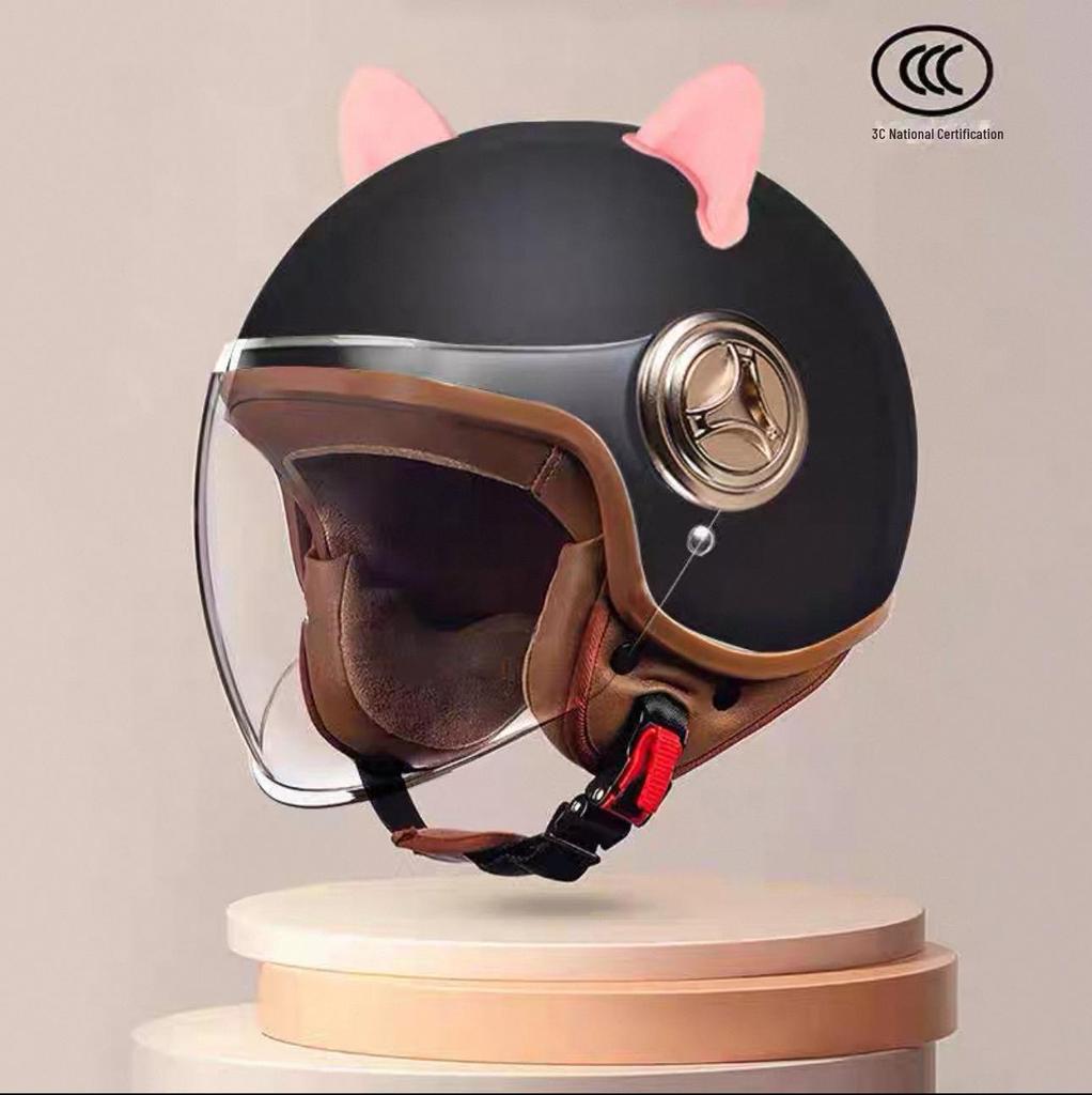 "Universal Retro Gray Motorcycle Helmet, 3C Certified for All Seasons"