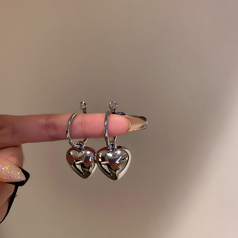 2024 New Elegant White Flower Cluster Pearl Ball Pendant Hoop Earrings Women's Fashion Zircon Party Luxury Accessories Girls
