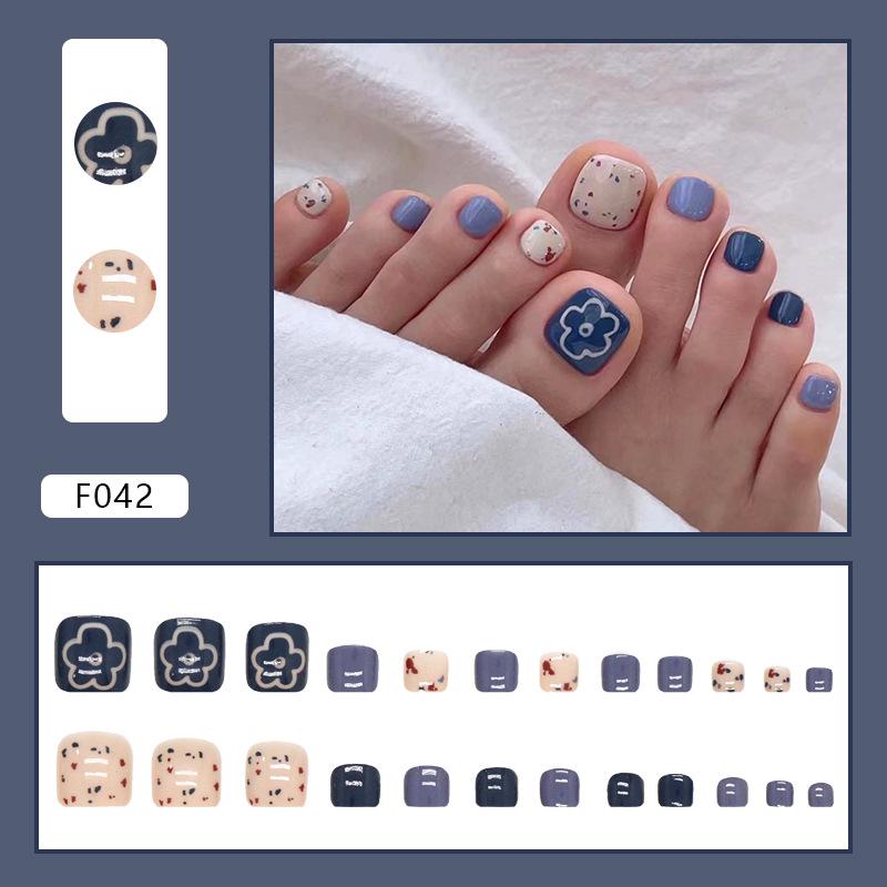 Chic French Diamond Flash Toenail Art: Sweet & Cool Fake Nails for Feet