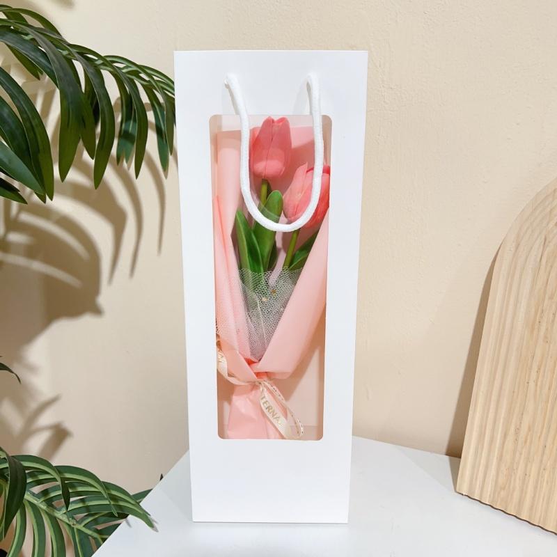 Kreativní ručně držená kytice tulipánů Háčkované květiny Puff se světelnými řetězy Ručně vyráběný dárek ke Dni učitelů, Valentýnu