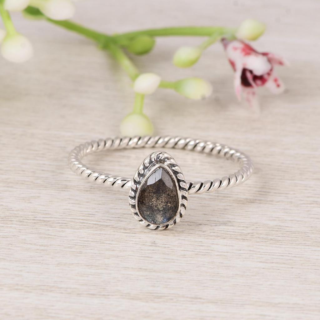 Natural Labradorite 925 Sterling Silver Twisted Band Ring, Teardrop Gemstone Ring, Minimalist Stacking Ring, Gift for Women, Anniversary, Love.