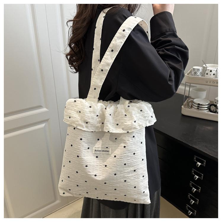 Lightweight nylon cloth bag women's 2025 new casual large-capacity commuter shoulder bag popular polka dot tote bag