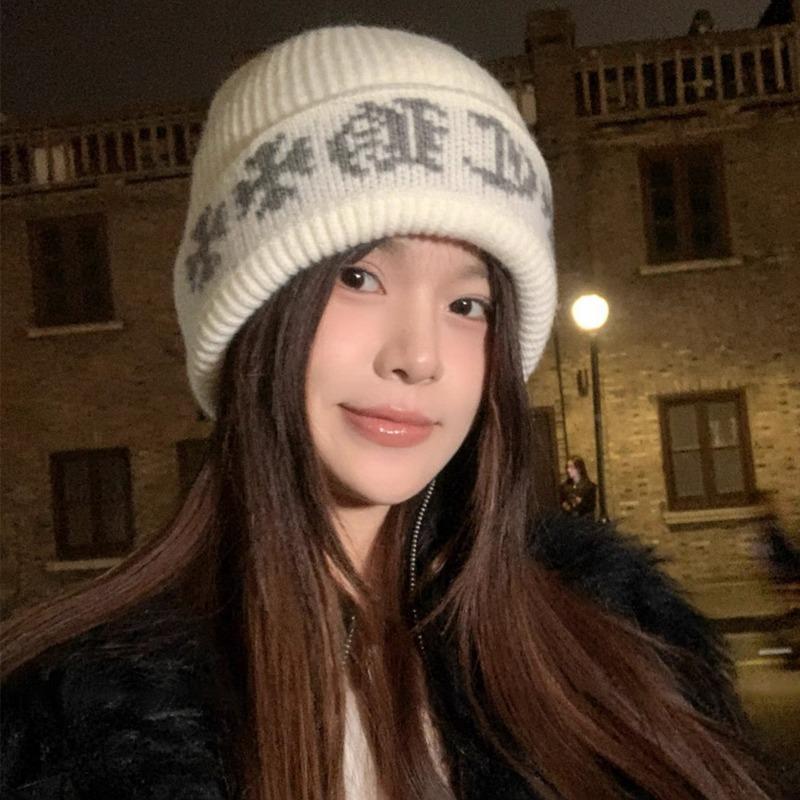 Niche personalized knitted hat for women, small face in autumn and winter, warm wool hat, big head circumference, bag head hat, versatile tide