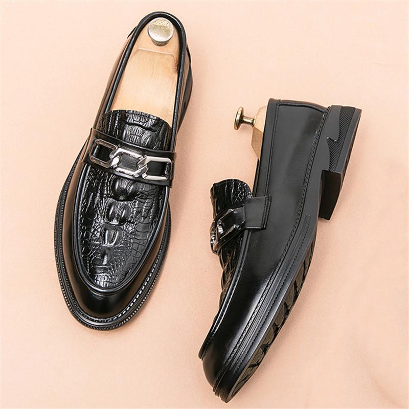 

Роскошные дизайнерские новые туфли кэжуал из лакированной кожи с узором аллигатора для мужчин, лоферы с металлической цепочкой, для официального свадебного платья, выпускного вечера 38 чёрный