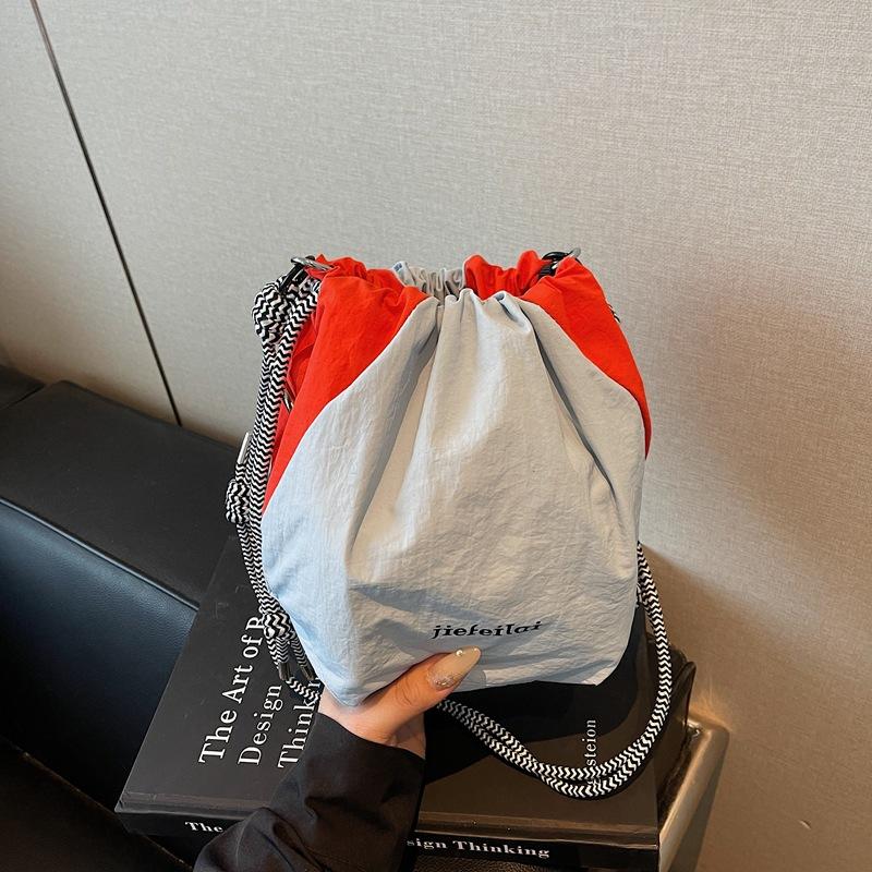 Day Camera Bag Women's Outdoor Lightweight Bundle Bag Portable Storage Bag Casual Photography Bag One Shoulder Messenger Bag