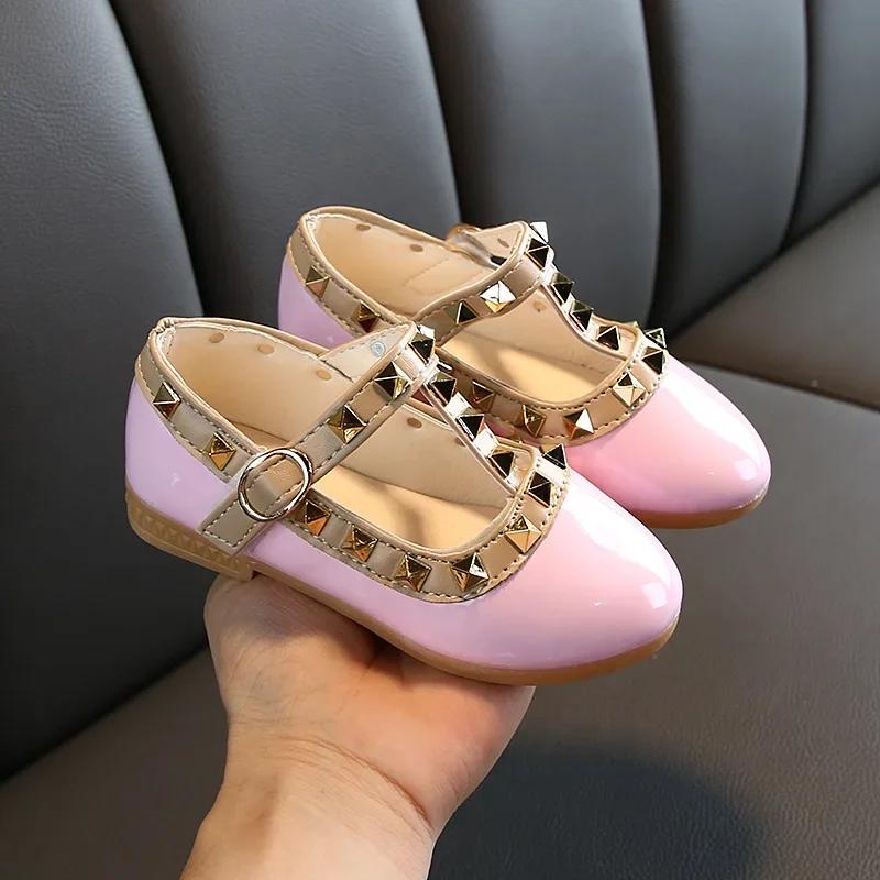 2025 Neues Frühling Sommer Herbst Design Kinder Lederschuhe Nieten Mädchenschuhe Prinzessin Schule Kleinkind Mary Jane Kleiderschuhe