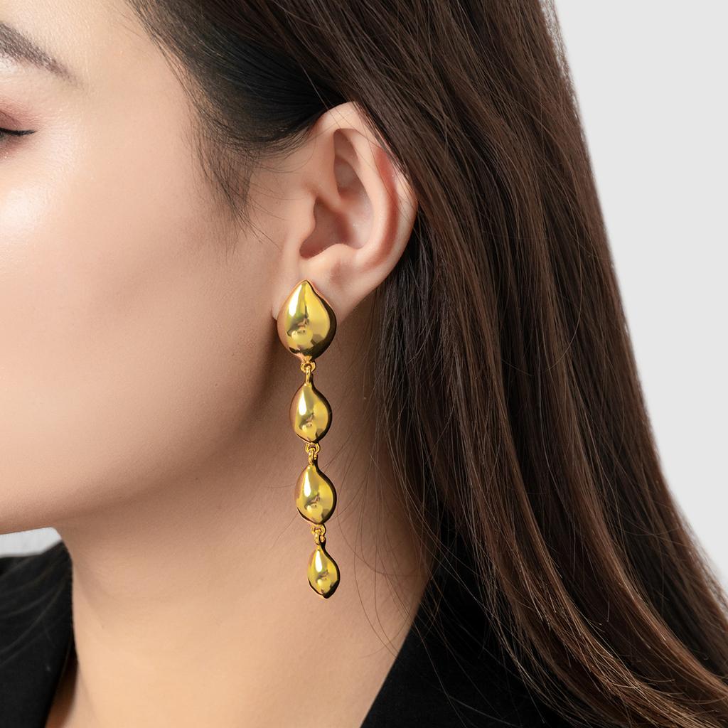 Copper-plated 18K gold water drop tassel thin earrings women's autumn and winter simple cold wind niche design temperament stud earrings
